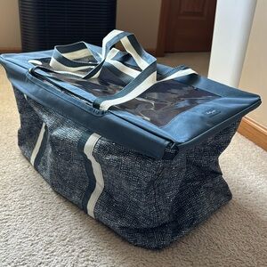 Thirty One Large Utility Tote with lid